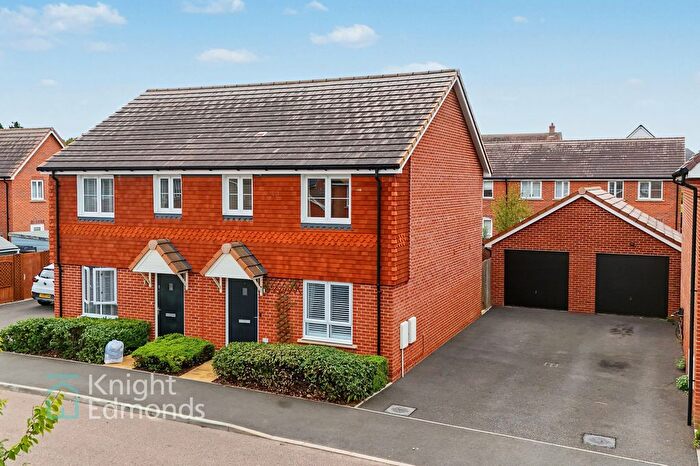 3 Bedroom Semi Detached House For Sale In Baker Road, Maidstone, ME17