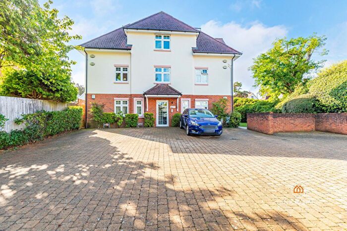 2 Bedroom Flat For Sale In St Osmunds Road, Poole, BH14