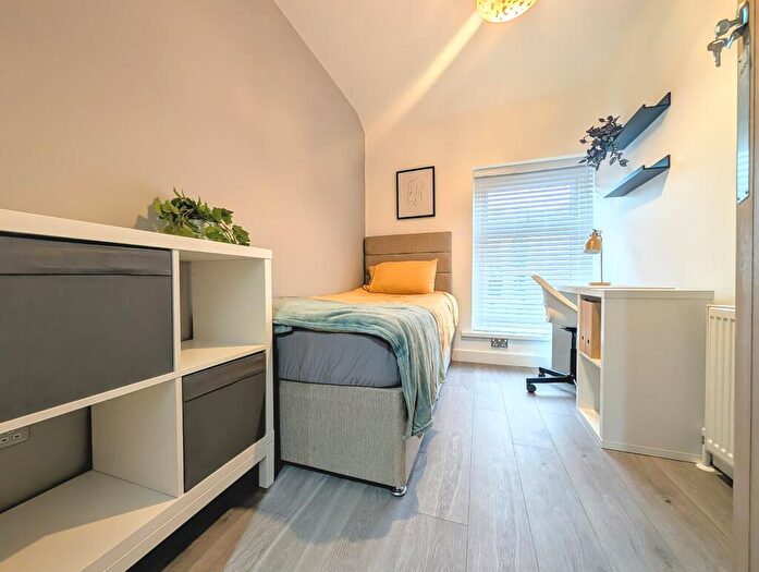 1 Bedroom House To Rent In Brook Street, Pontypridd, CF37