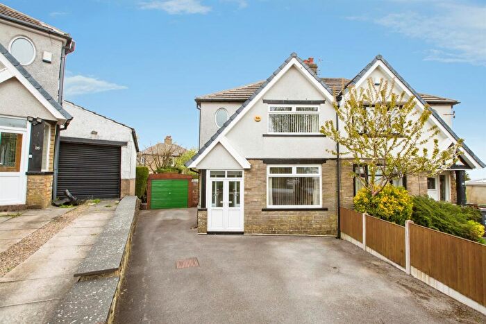 3 Bedroom Semi-Detached House For Sale In Mount Avenue, Halifax, HX2