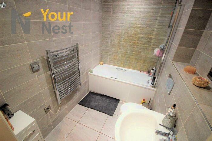 2 Bedroom Apartment To Rent In Granby Street, Headingley, Leeds, LS6
