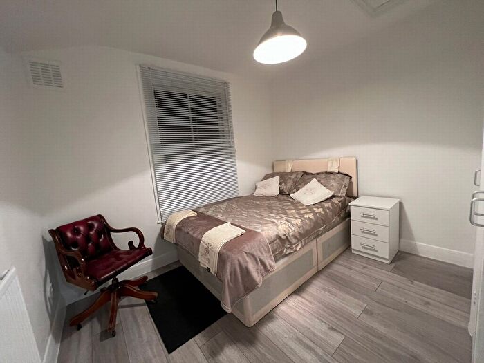 1 Bedroom Maisonette To Rent In Myddelton Road, London, N22