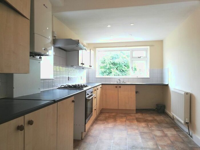 3 Bedroom Maisonette To Rent In Lesbourne Road, Reigate, RH2