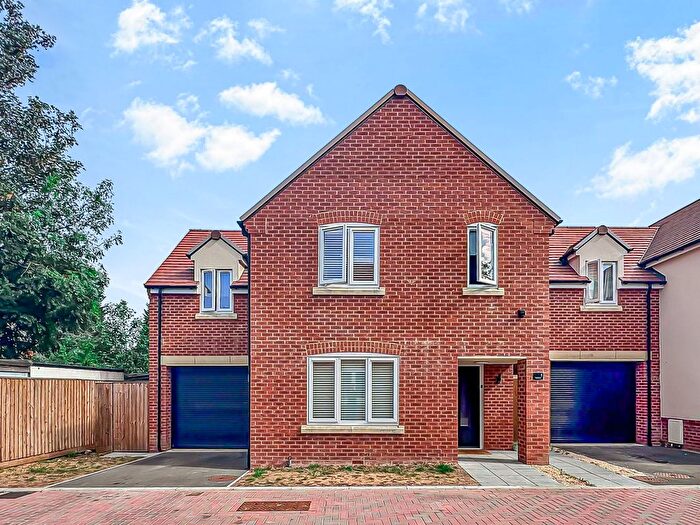 4 Bedroom Detached House For Sale In Wingate Close, Gloucester, GL1