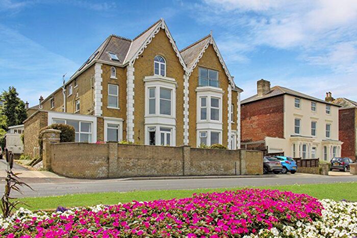 2 Bedroom Apartment For Sale In Queens Road, Cowes, PO31