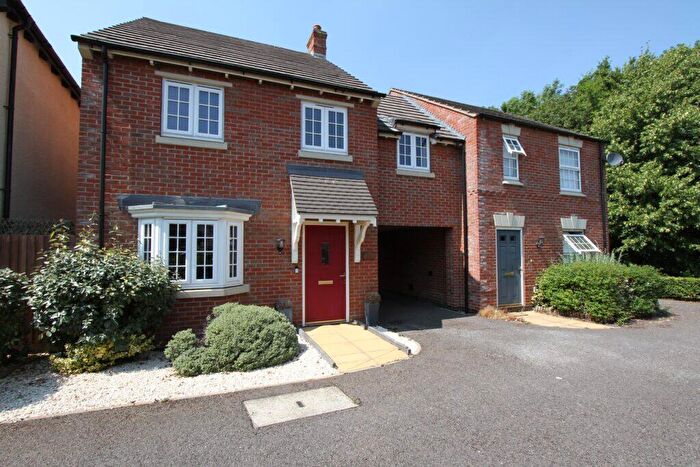 3 Bedroom Semi-Detached House To Rent In Bullers Street, Banbury, Oxon, OX16