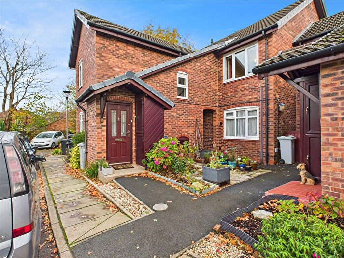 2 Bedroom Flat For Sale In Nightingale Close, Wilmslow, Cheshire, SK9