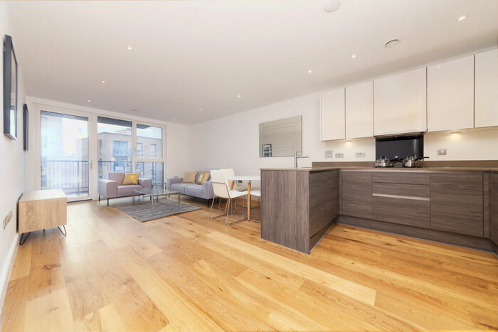 2 Bedroom Apartment To Rent In Harbourside Court, Gullivers Walk, London, SE8