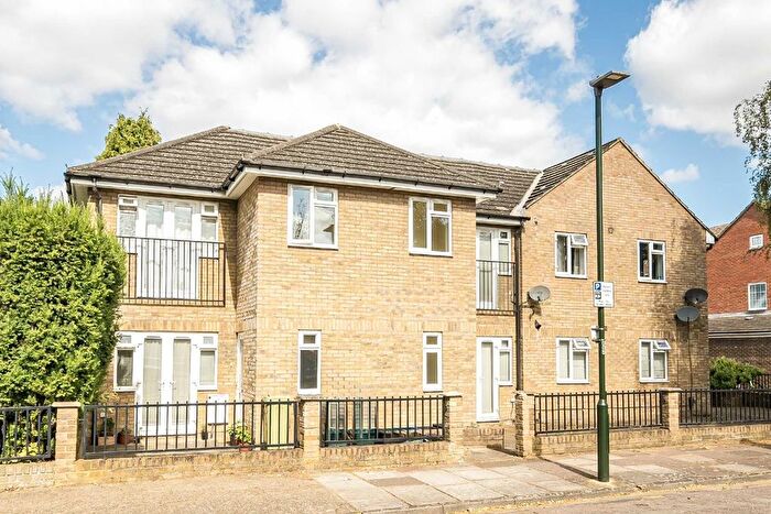 1 Bedroom Flat To Rent In Gainsborough Road, Kew, Richmond, TW9