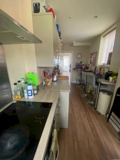 3 Bedroom Semi-Detached House To Rent In Ashdene Road, Withington, M20