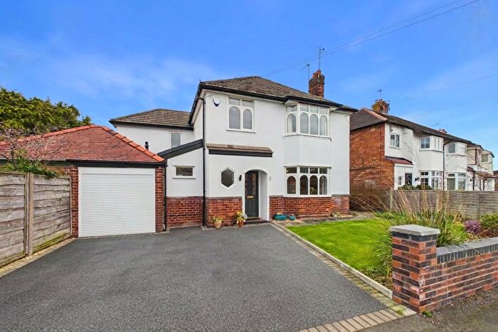 4 Bedroom Detached House For Sale In Meadowsway, Upton, CH2
