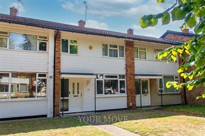 3 Bedroom Terraced House For Sale In Parlaunt Road, Slough, Berkshire, SL3