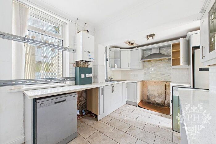 3 Bedroom End Terrace House For Sale In Eversham Road, Middlesbrough, TS6