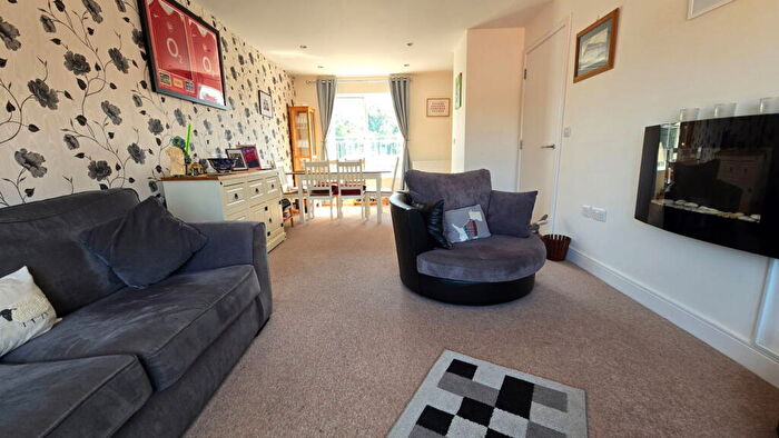 2 Bedroom Flat For Sale In Harrier Road, Bishops Green, Newbury, RG20