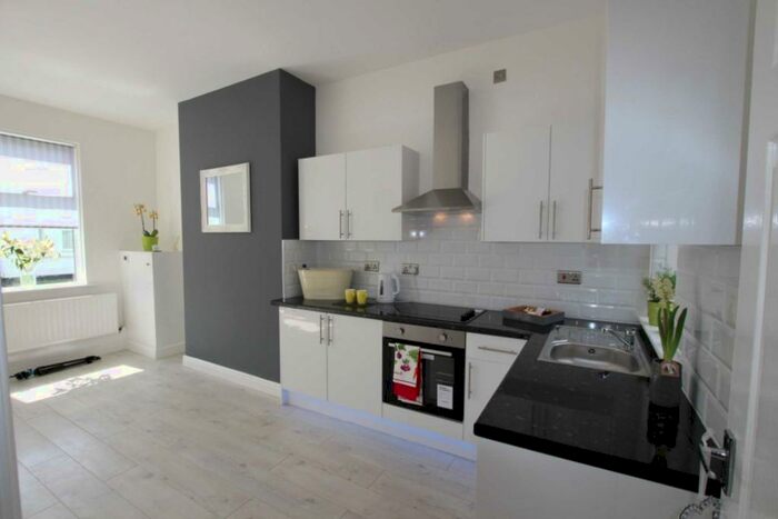 1 Bedroom Terraced House To Rent In The Square, Grimsby, DN32