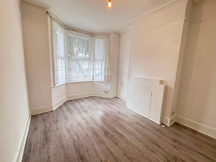 3 Bedroom Terraced House To Rent In Kimberley Road, Croydon, CR0