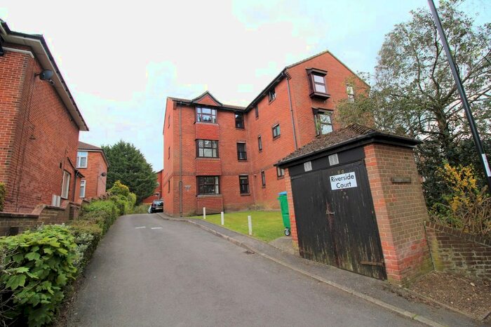 2 Bedroom Flat To Rent In Whitworth Crescent, Southampton SO18