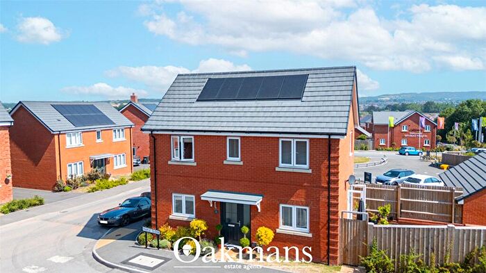 3 Bedroom Detached House For Sale In Maple Close, Bromsgrove, Worcestershire, B61