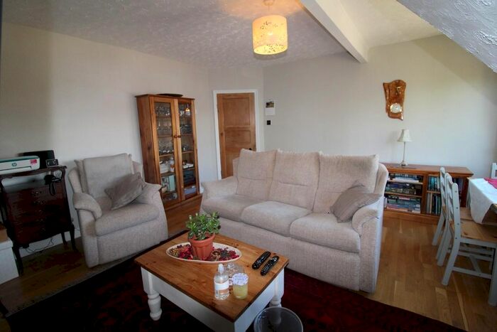 2 Bedroom Flat To Rent In Leeds Road, Harrogate, HG2