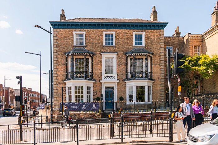 2 Bedroom Flat To Rent In Lindum Road, - Lindum Road, LN2
