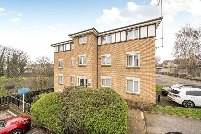 1 Bedroom Apartment For Sale In Norfolk Close, Dartford, DA1