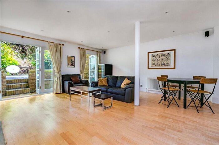 3 Bedroom Flat To Rent In Edith Grove, London, London, SW10