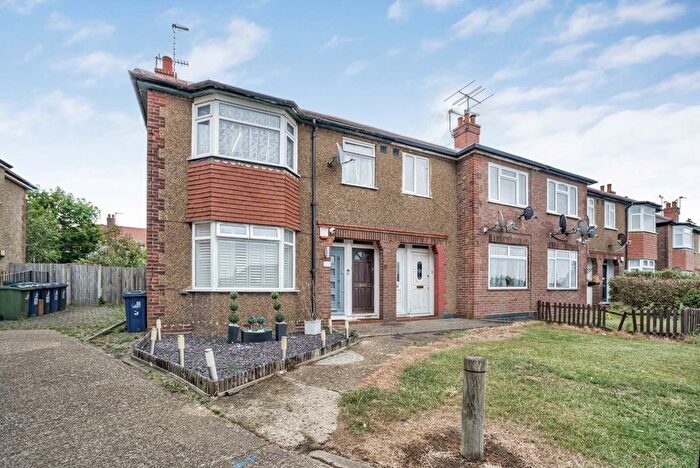 2 Bedroom Flat For Sale In Whitton Avenue West, Northolt, UB5