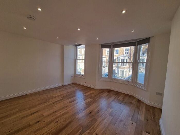 2 Bedroom Flat To Rent In First Floor Flat, Balmore Street, Archway, London, N19