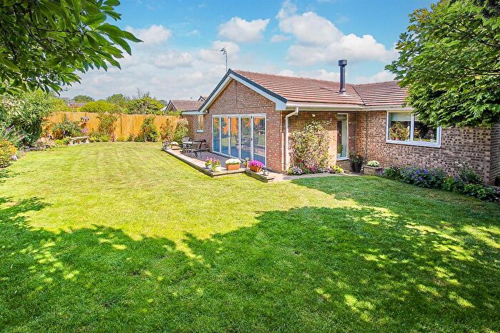 4 Bedroom Detached Bungalow For Sale In Barleyfield Close, Wakefield, WF1