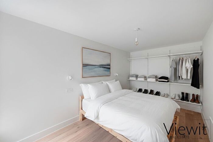 2 Bedroom Flat To Rent In Westgate Street, London, E8