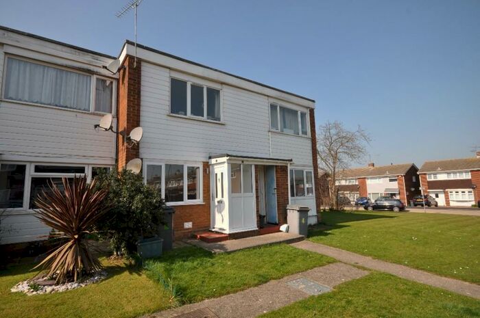 2 Bedroom Ground Maisonette To Rent In Tamar Rise, Chelmsford, Essex, CM1