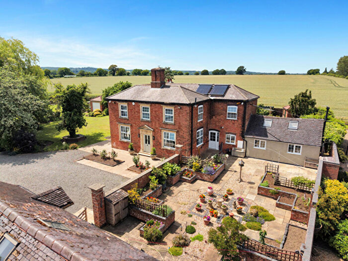 6 Bedroom Detached House For Sale In Watling Street, Nuneaton, CV10
