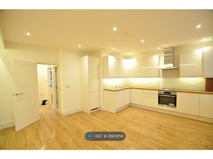 1 Bedroom Flat To Rent In High Road, London, N2