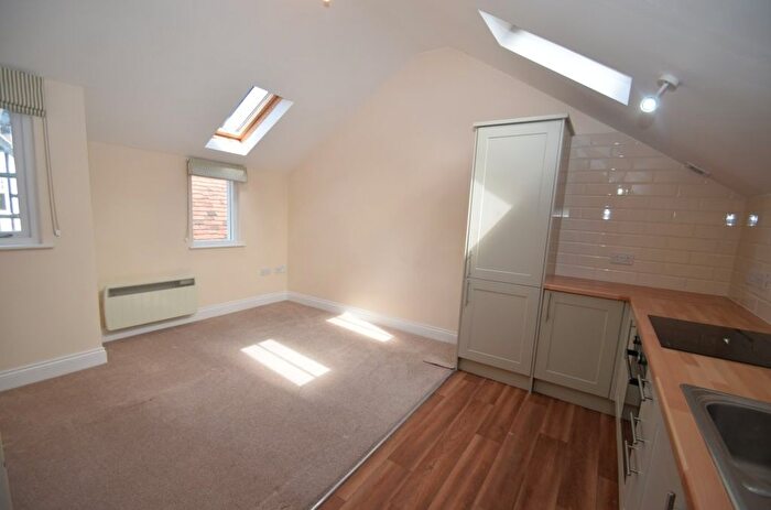 2 Bedroom Flat To Rent In Midland House, High Street, Goring On Thames, Goring On Thames, Berkshire, RG8
