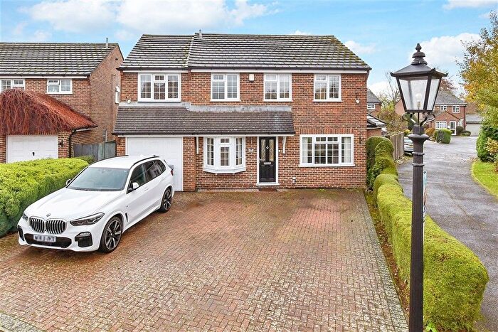 4 Bedroom Detached House For Sale In Old Orchard Lane, Leybourne, Kent, ME19