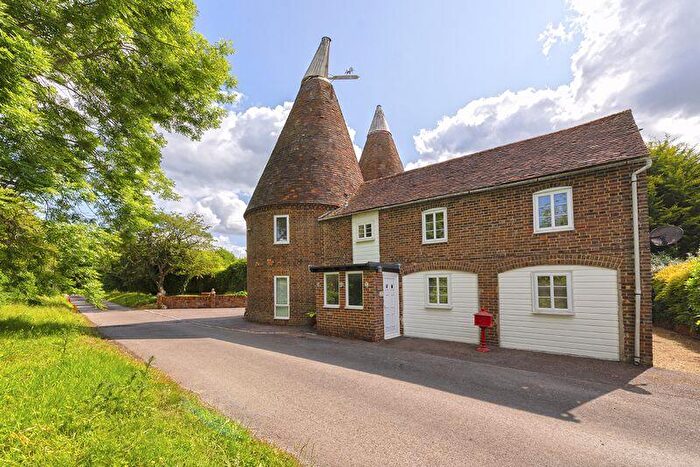 Detached House For Sale In Hampstead Lane, Nettledstead Green, ME18