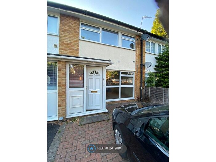 3 Bedroom Semi-Detached House To Rent In Lodge Close, Wallington, SM6