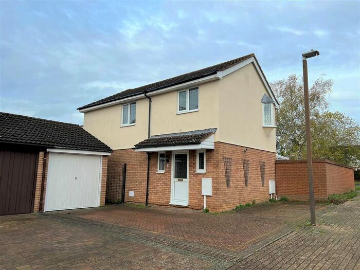 3 Bedroom Detached House To Rent In Booker Avenue, Bradwell Common, Milton Keynes, MK13