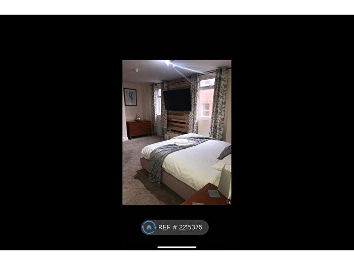 1 Bedroom Flat To Rent In Oaklands Terrace, Swansea, SA1