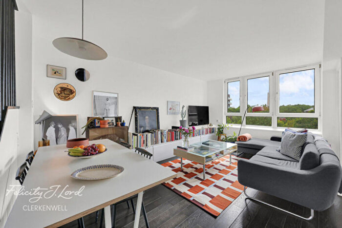 3 Bedroom Apartment For Sale In Bath Street, London, EC1V - Photo 8