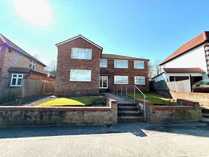 2 Bedroom Flat To Rent In Ashurst Road, London, N12