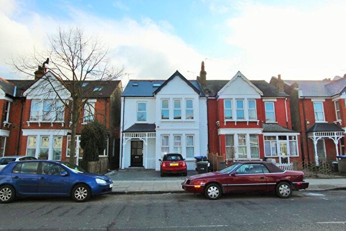 1 Bedroom Flat To Rent In Brownlow Rd, London, N11