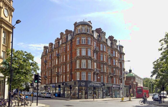 Studio To Rent In Pembridge Villas, London, W2