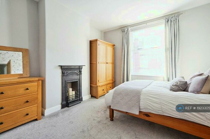 2 Bedroom Terraced House To Rent In Vicarage Street, Leeds, LS5