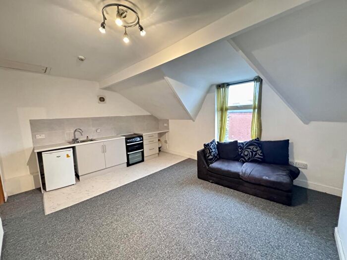 1 Bedroom Apartment To Rent In Charnwood Grove, West Bridgford, NG2