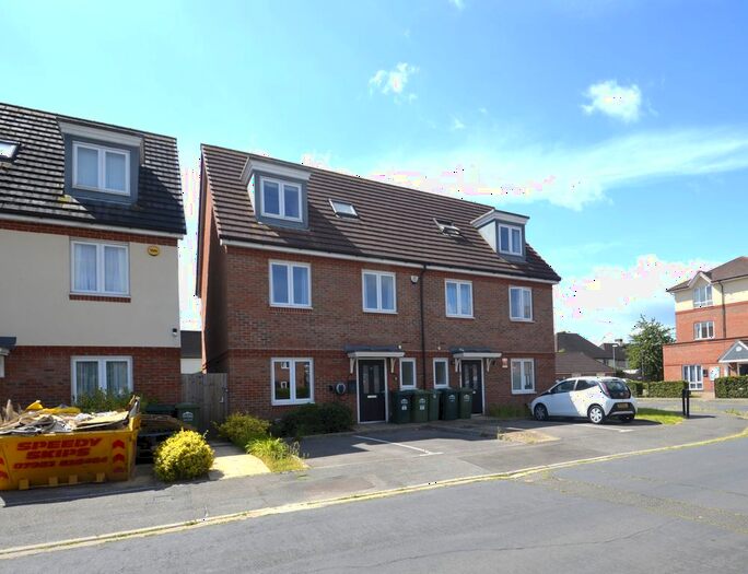 4 Bedroom Semi-Detached House To Rent In Holywell Way, Staines, TW19