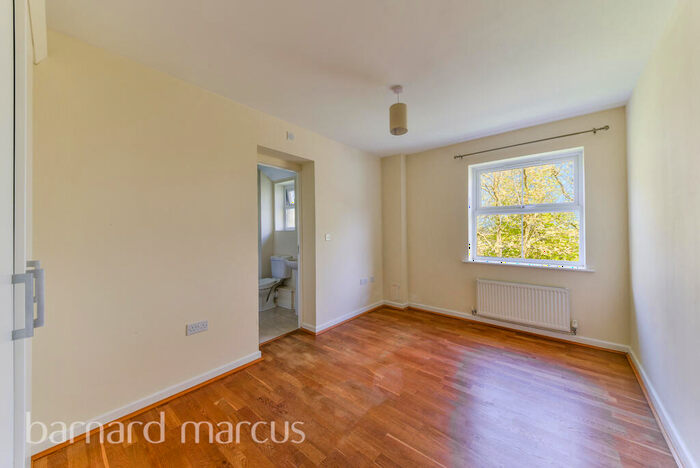 2 Bedroom Apartment To Rent In Coppetts Road, Muswell Hill, N10