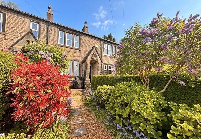 1 Bedroom Terraced House For Sale In Upper Washer Lane, Halifax, HX2