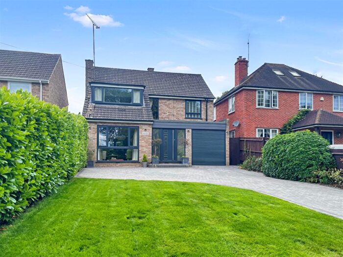 4 Bedroom Detached House For Sale In Peppard Road, Sonning Common, RG4