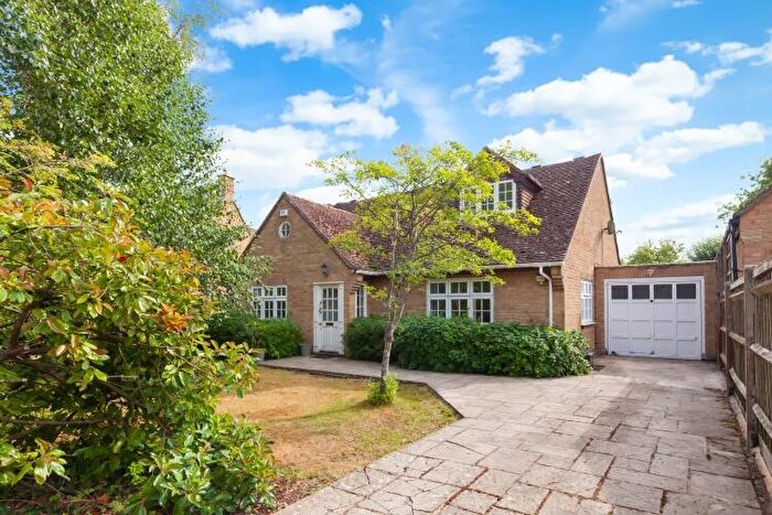 3 Bedroom Detached House To Rent In Cadogan Park, Woodstock, OX20